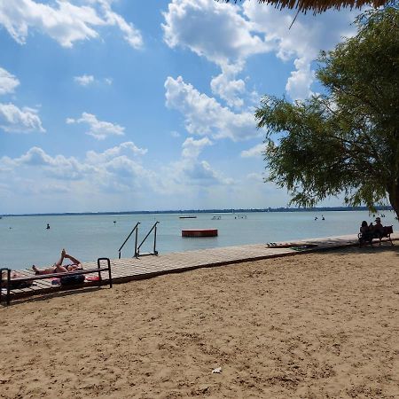 Tulipan Bungalow Camping Resort Дьєнешдіаш Екстер'єр фото