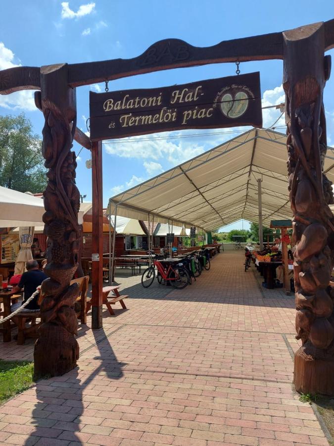 Tulipan Bungalow Camping Resort Дьєнешдіаш Екстер'єр фото