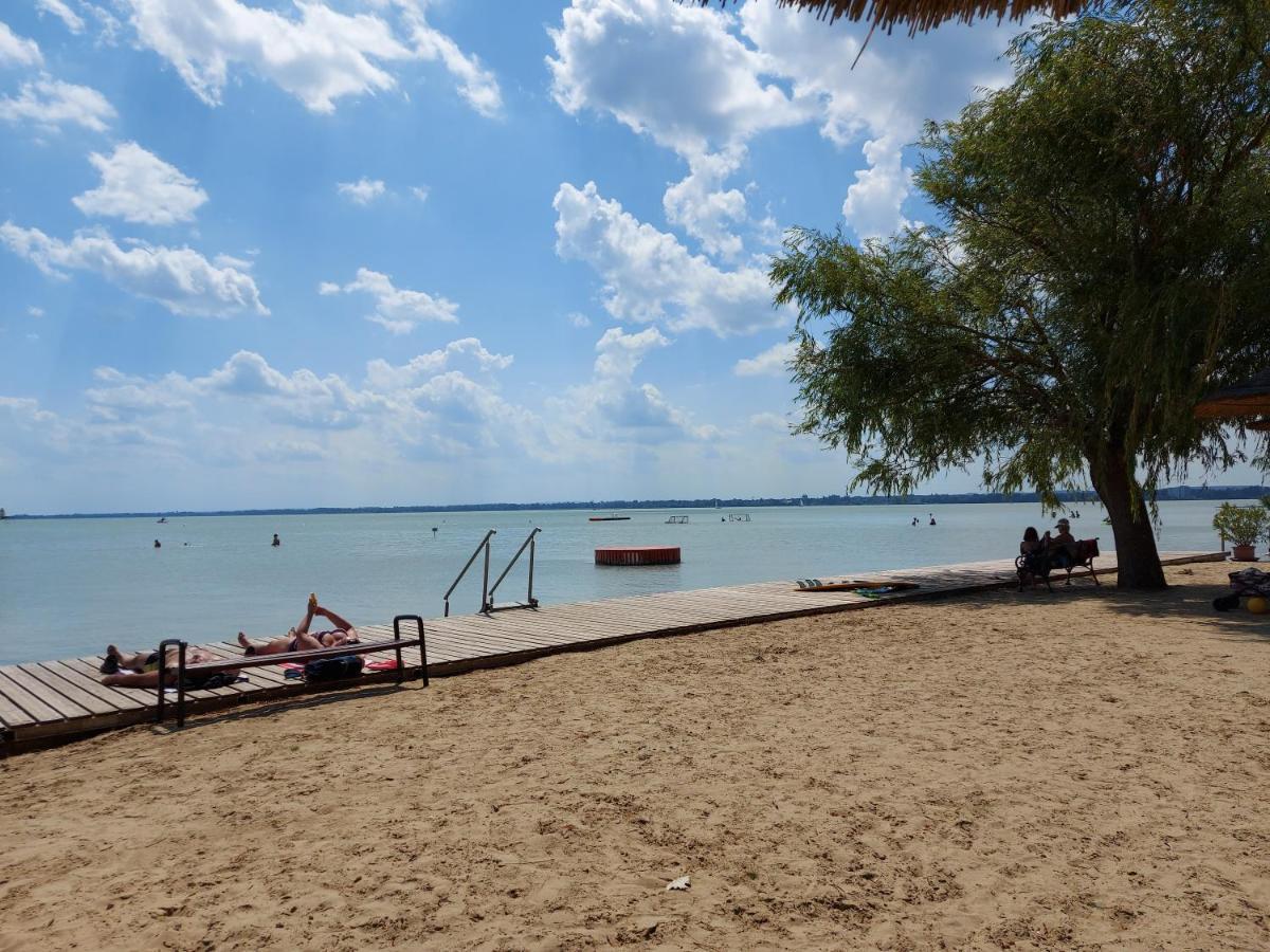 Tulipan Bungalow Camping Resort Дьєнешдіаш Екстер'єр фото