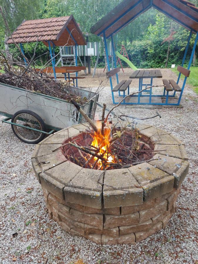 Tulipan Bungalow Camping Resort Дьєнешдіаш Екстер'єр фото