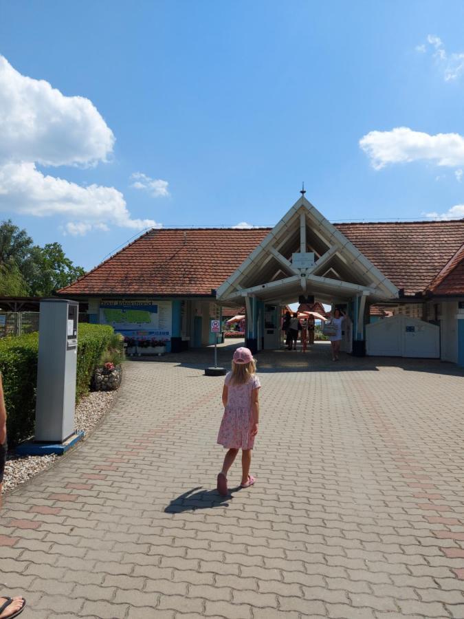 Tulipan Bungalow Camping Resort Дьєнешдіаш Екстер'єр фото