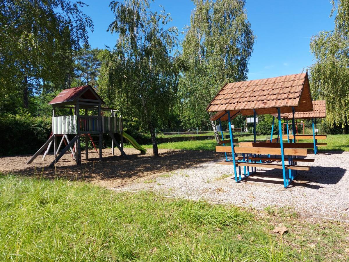 Tulipan Bungalow Camping Resort Дьєнешдіаш Екстер'єр фото