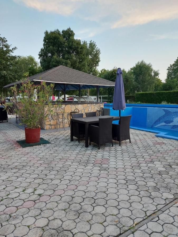 Tulipan Bungalow Camping Resort Дьєнешдіаш Екстер'єр фото
